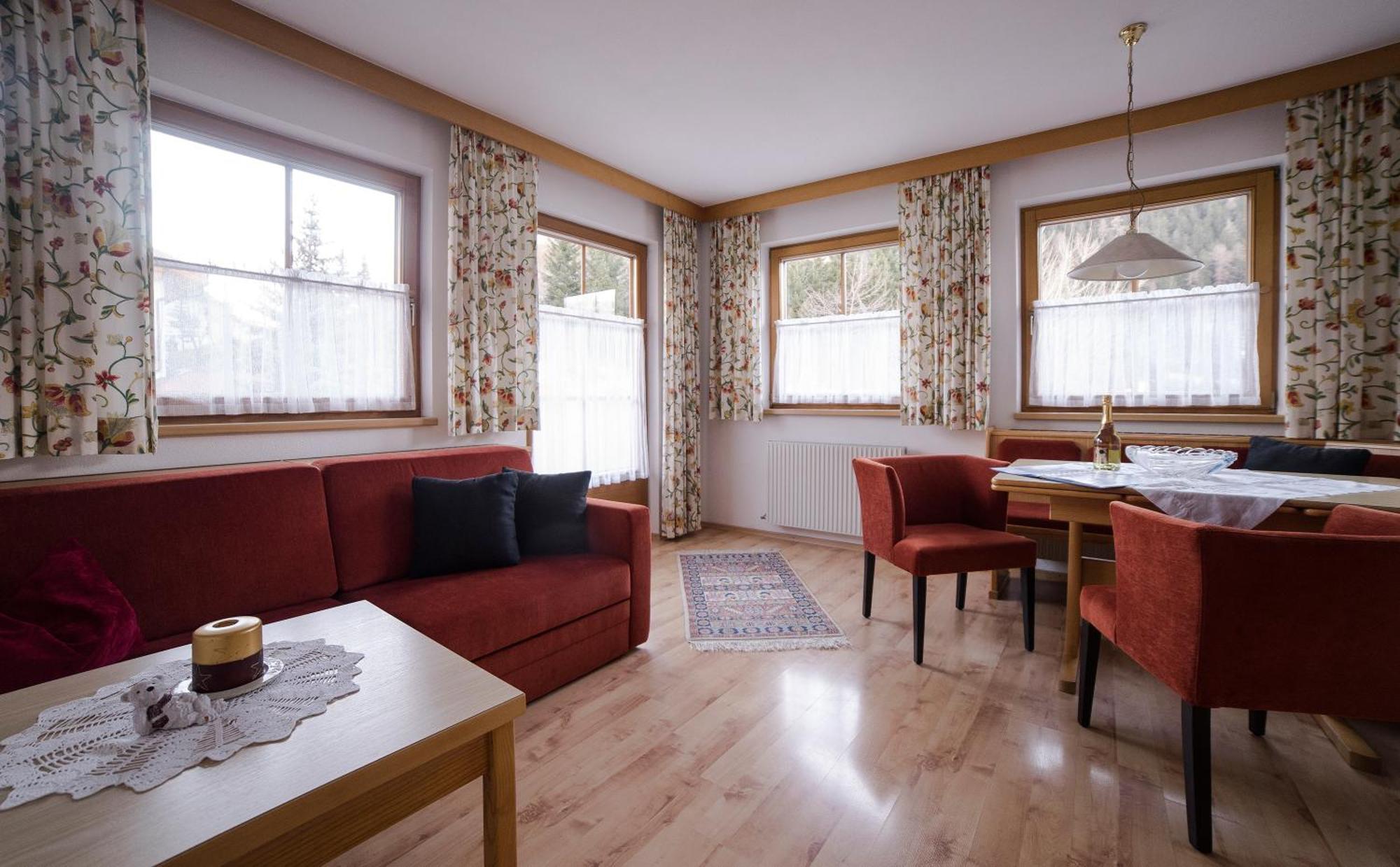 Alberts Bellevue Appartements ナウダース 部屋 写真